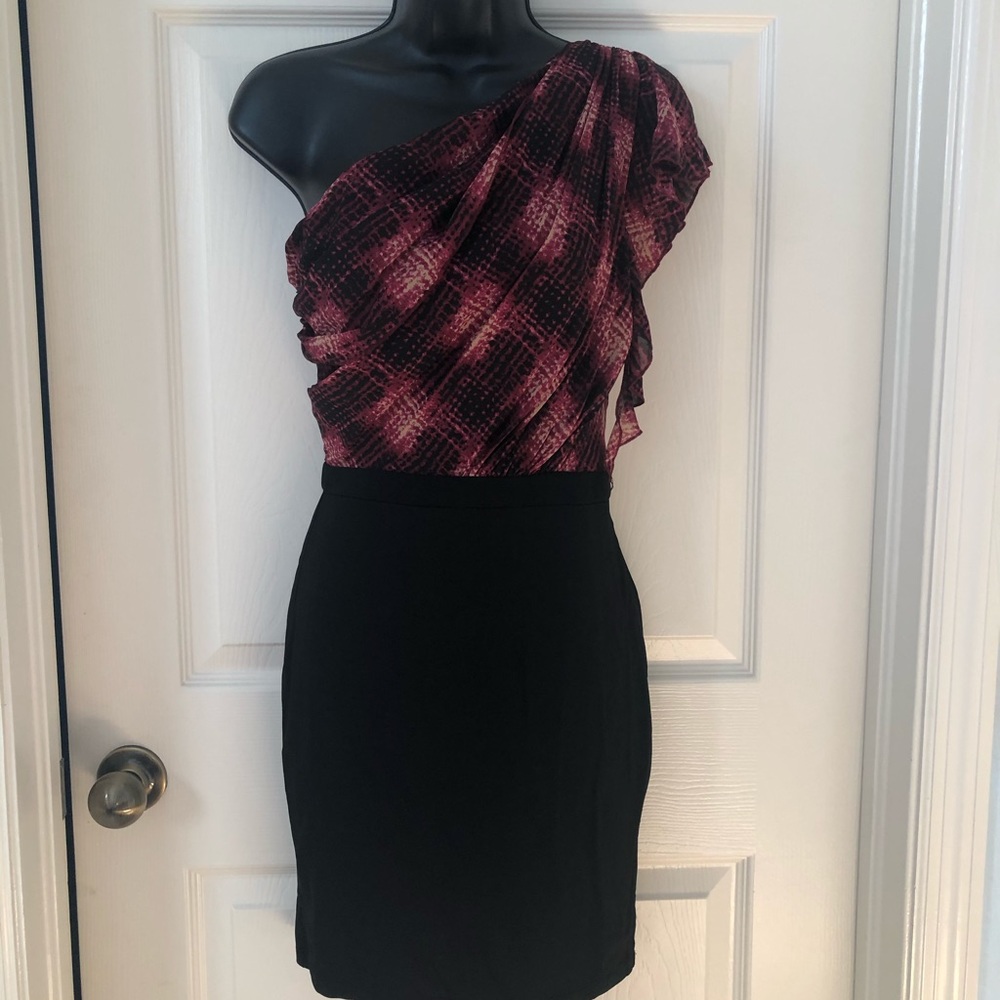 NWOT BEBE ONE SHOULDER STRETCH BODY CON. DRESS - Picture 1 of 8